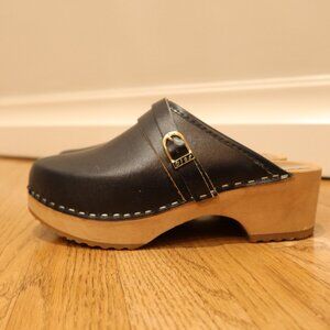 OLOF Daughters of SWEDEN CLOGS wooden heel authentic 38 leather buckle classic